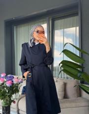 broş detay trenç lacivert 2