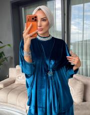 yakası taşlı kadife takım mavi