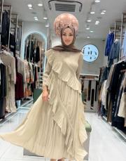 omuzdan fırfır elbise bej