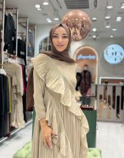 omuzdan fırfır elbise bej 2